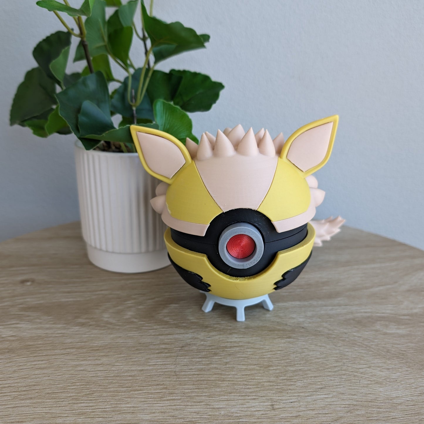 Arcanine Poke Ball | 3D Printed Display Ball