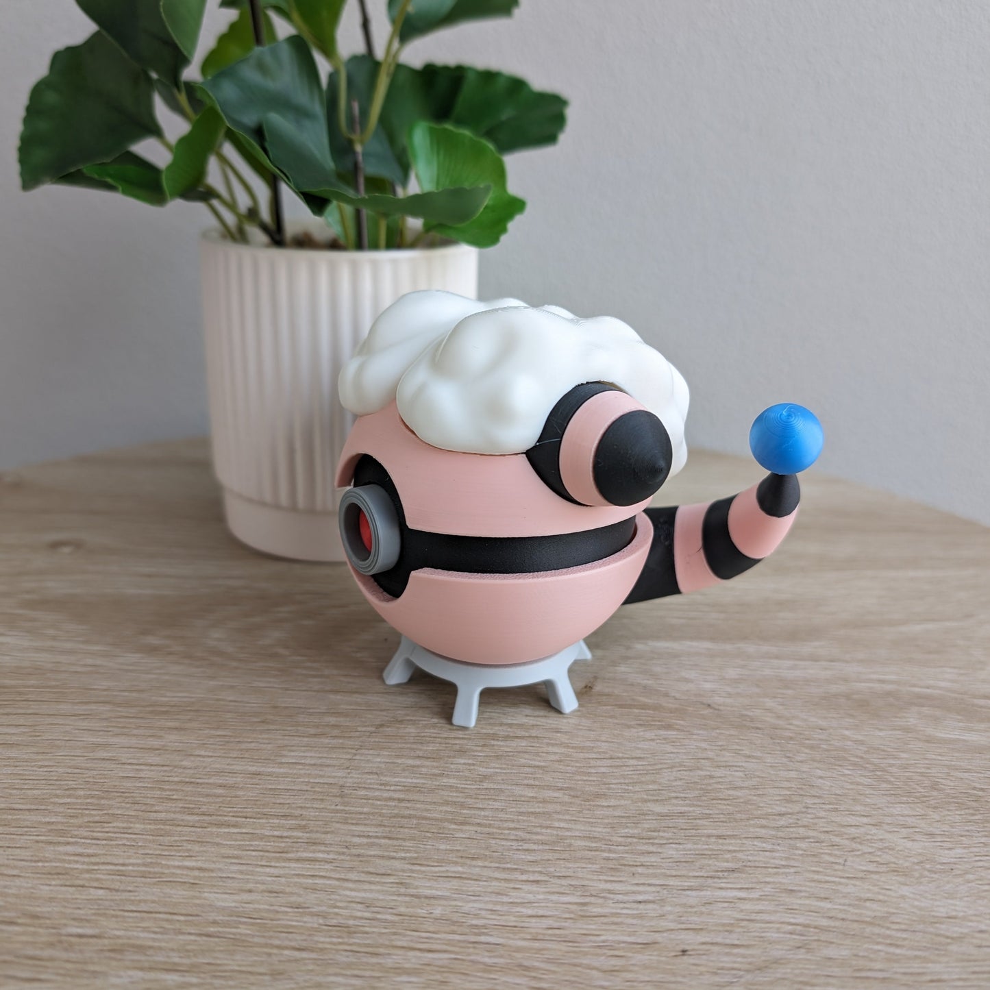 Flaaffy Poke Ball | 3D Printed Display Ball