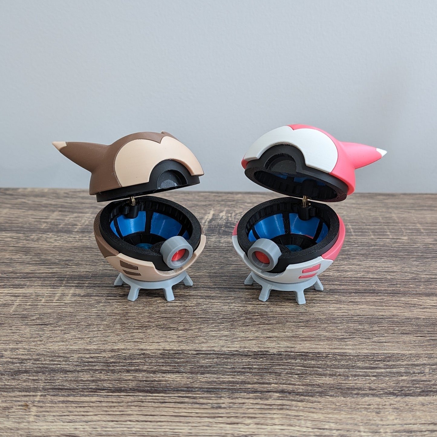 Furret Poke Ball | 3D Printed Display Ball