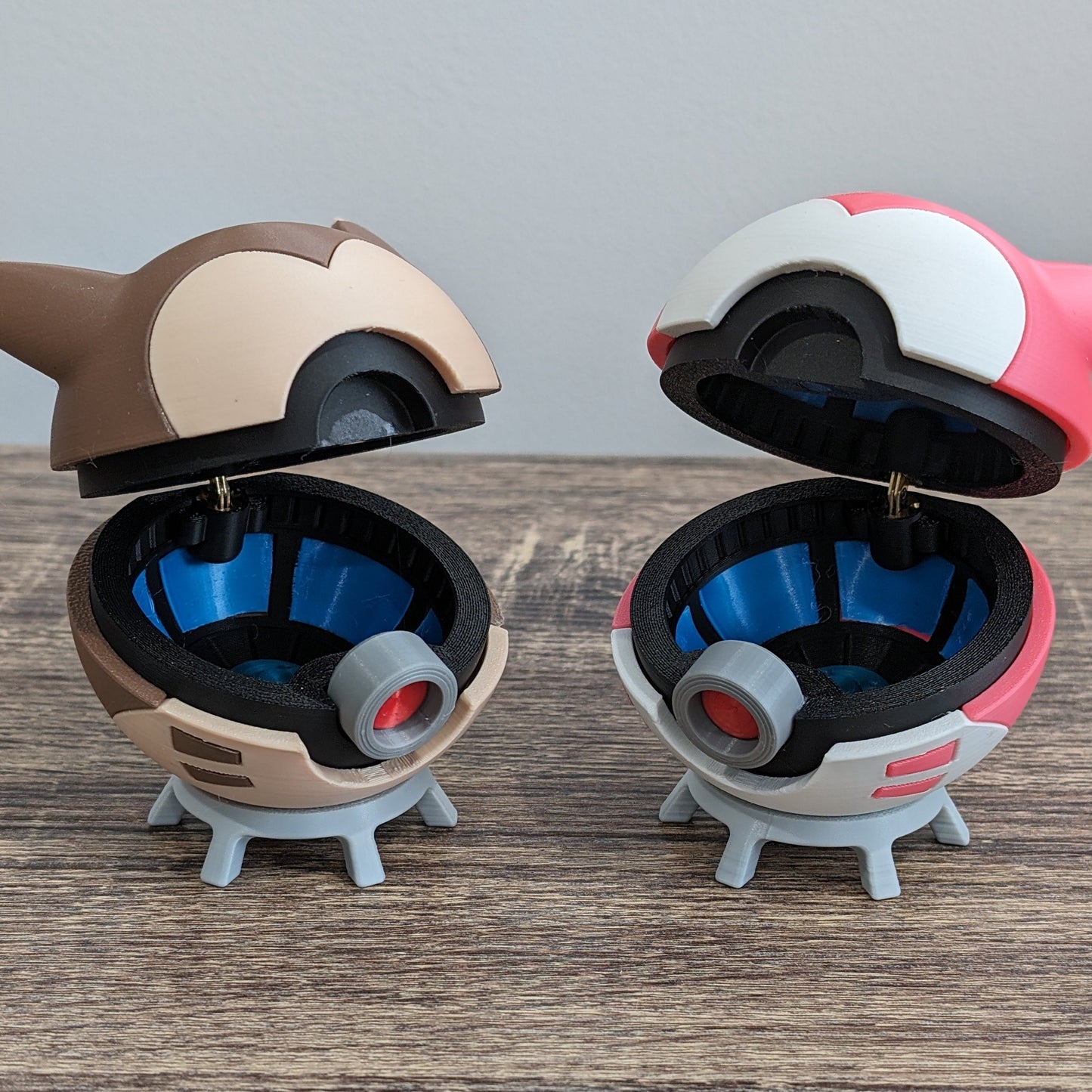 Furret Poke Ball | 3D Printed Display Ball