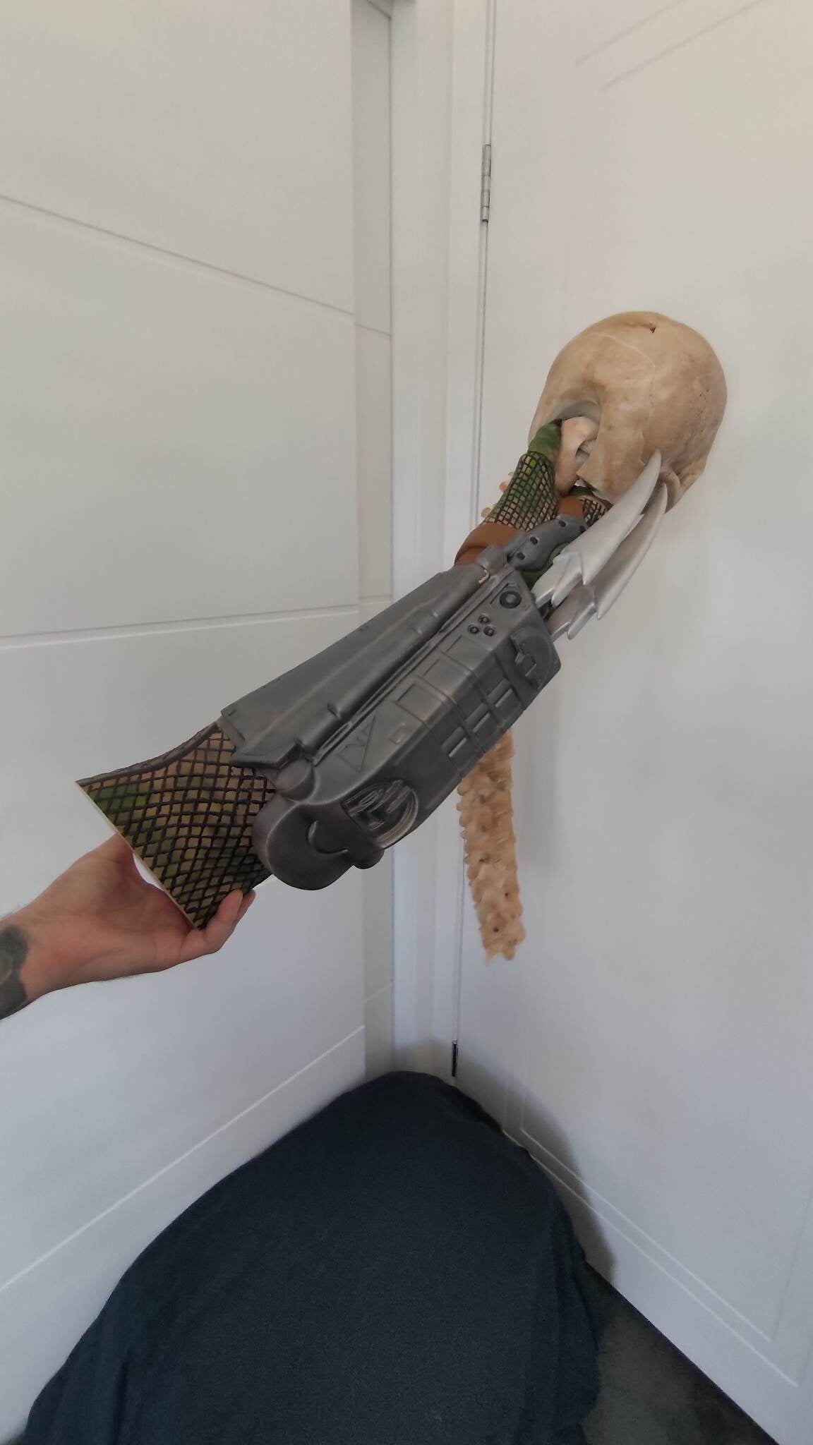 Predator Arm and Skull Trophy with Wall Mount
