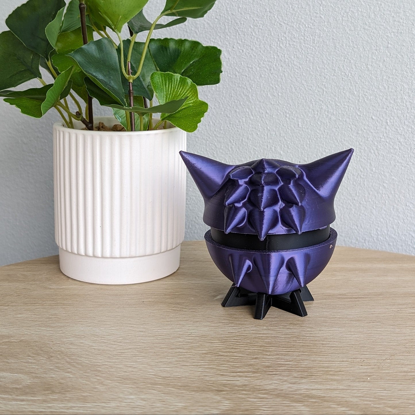 Gengar Poke Ball | 3D Printed Display Ball