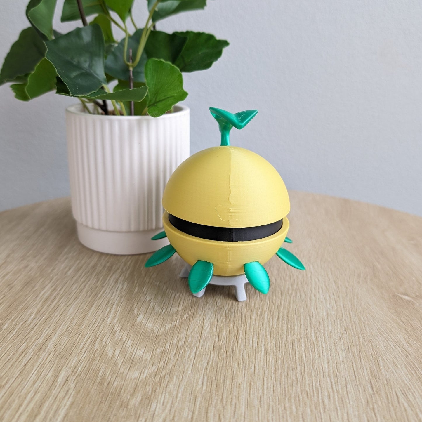 Bayleef Poke Ball | 3D Printed Display Ball