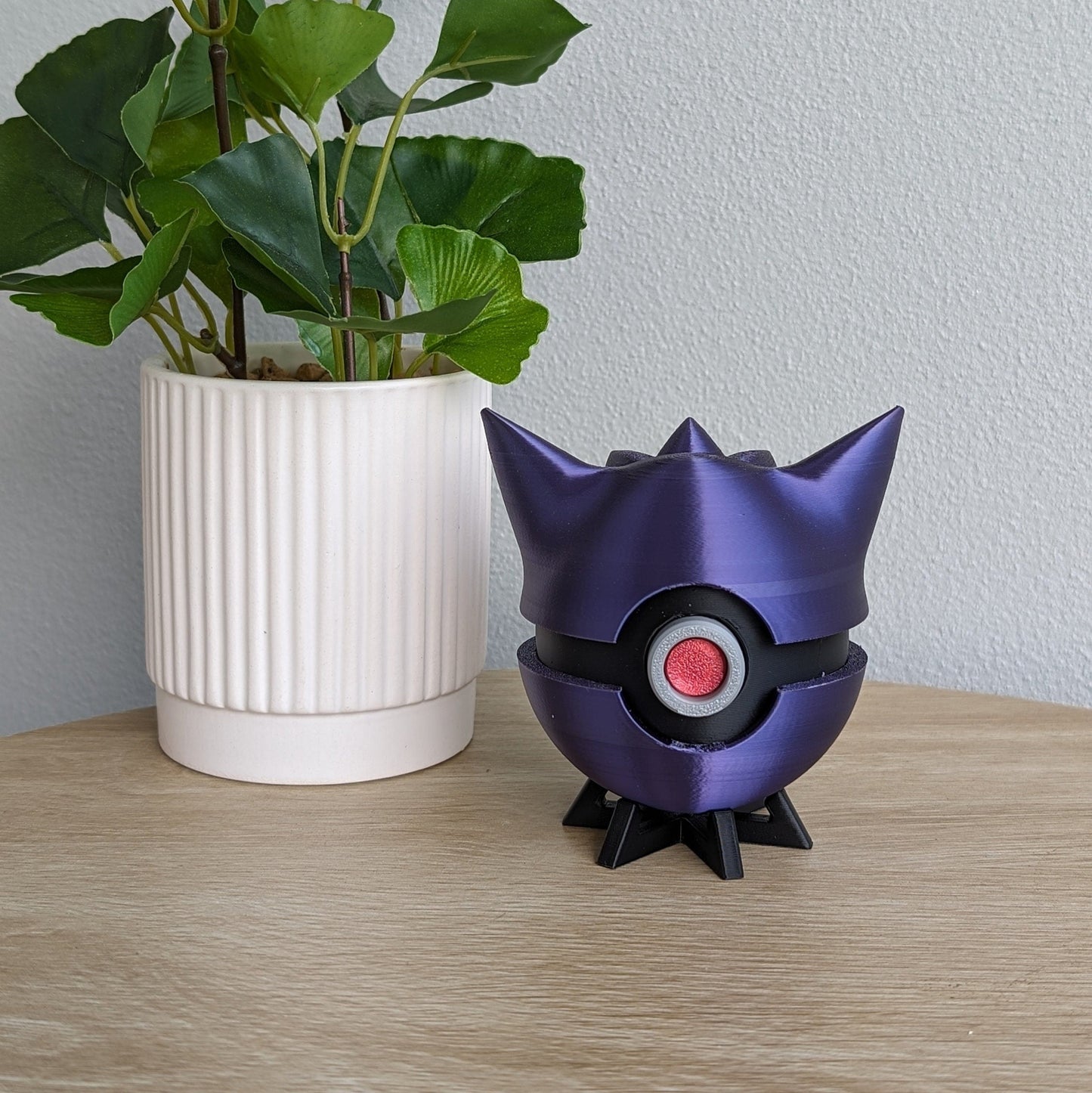 Gengar Poke Ball | 3D Printed Display Ball