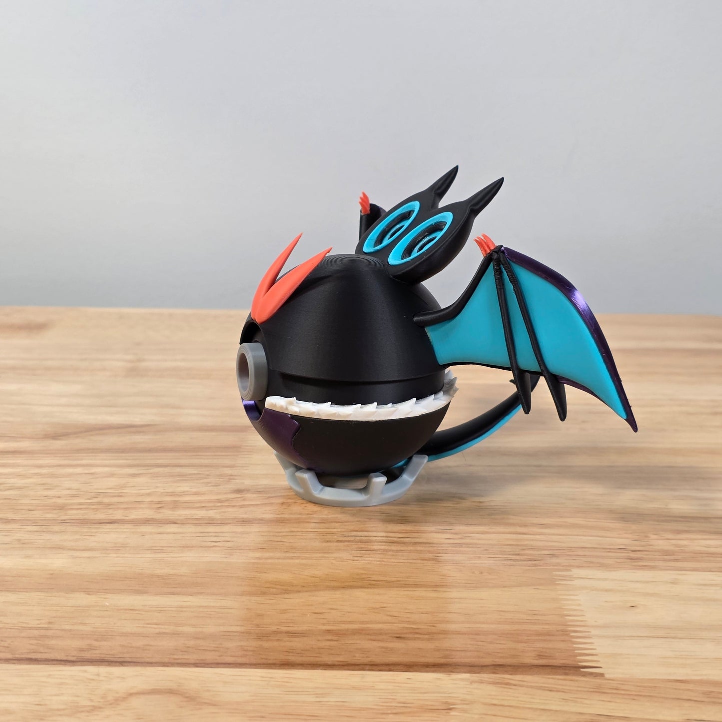 Noivern Poke Ball | 3D Printed Display Ball