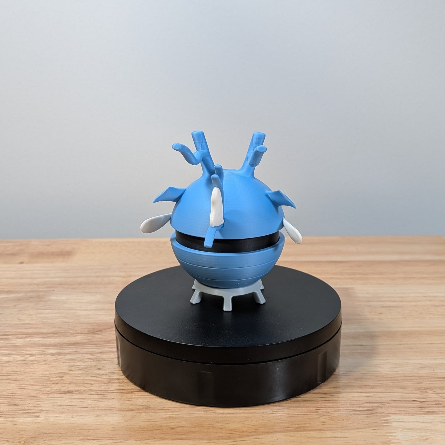 Kingdra Poke Ball | 3D Printed Display Ball