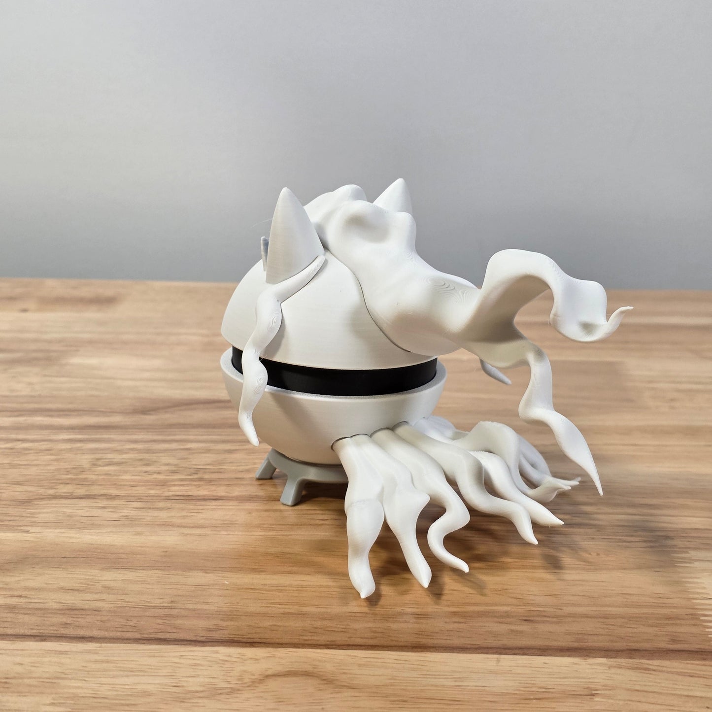 Ninetales (Alolan) Poke Ball | 3D Printed Display Ball