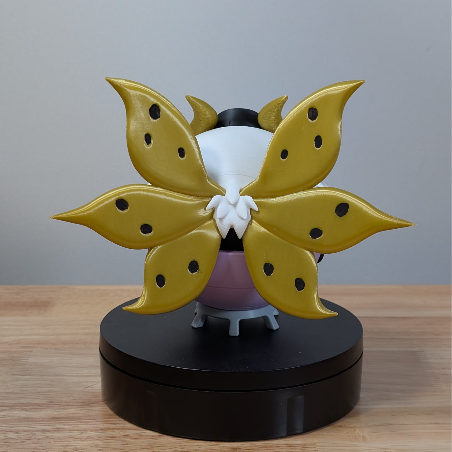 Volcarona Poke Ball | 3D Printed Display Ball
