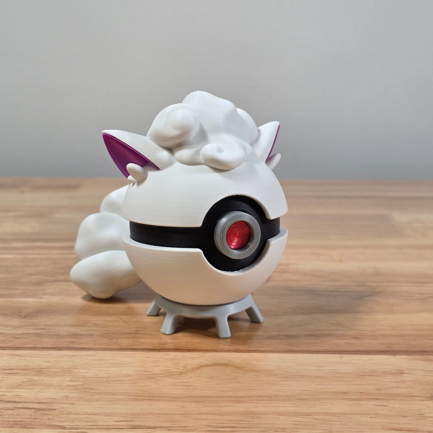 Vulpix (Alolan) Themed Ball