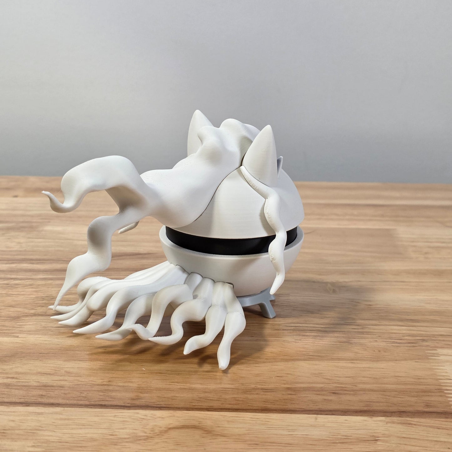 Ninetales (Alolan) Poke Ball | 3D Printed Display Ball