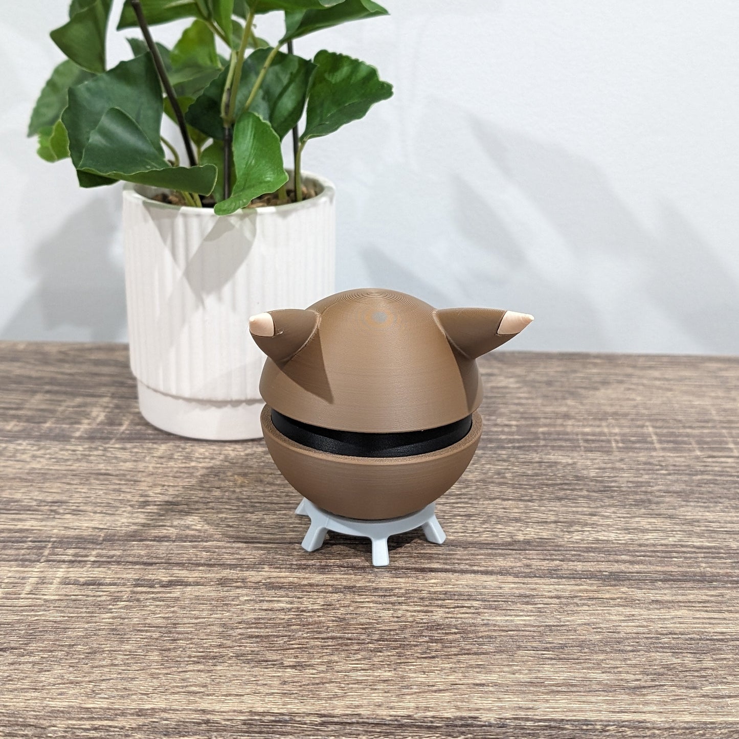 Furret Poke Ball | 3D Printed Display Ball