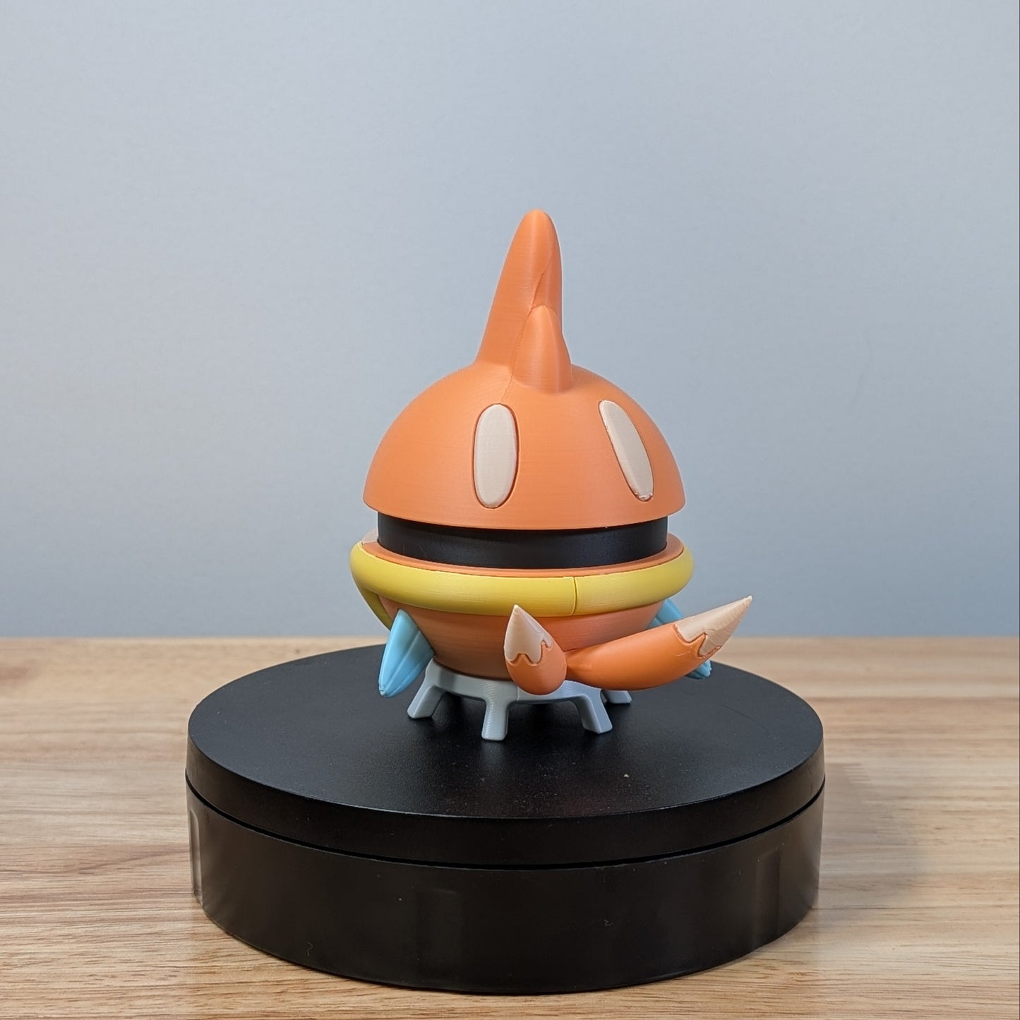 Floatzel Poke Ball | 3D Printed Display Ball