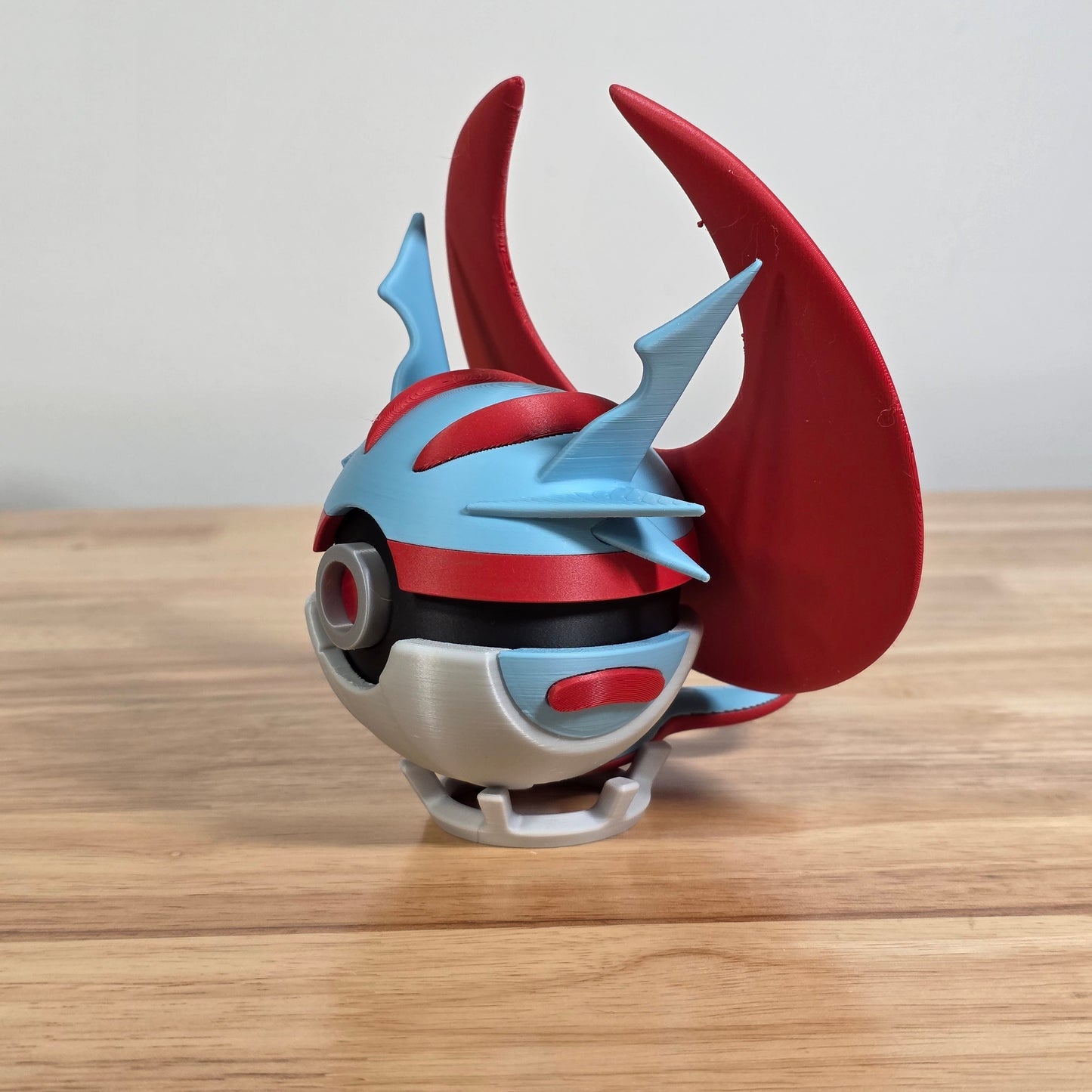 Salamence (Mega) Poke Ball | 3D Printed Display Ball