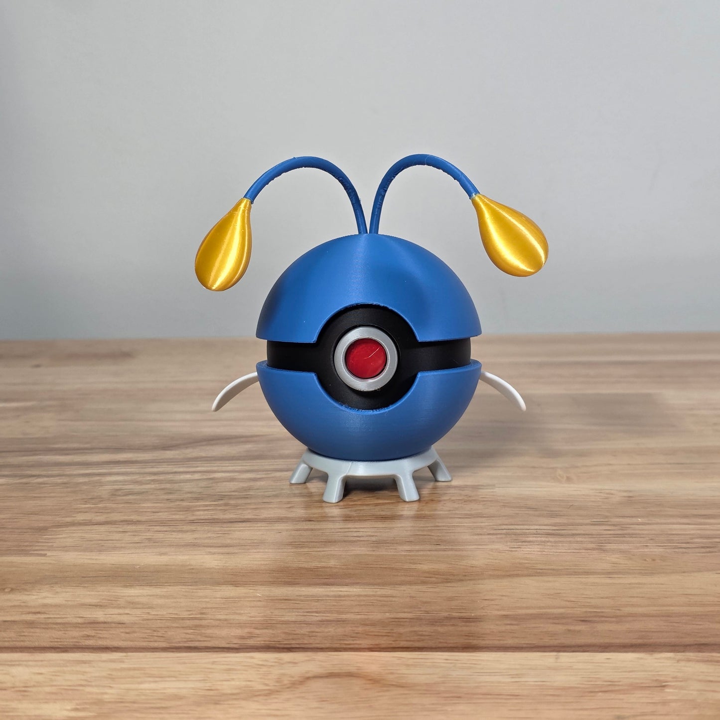 Chinchou Poke Ball | 3D Printed Display Ball