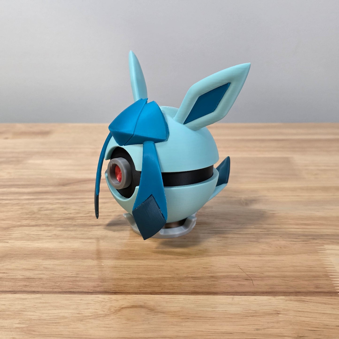 Glaceon Themed Ball