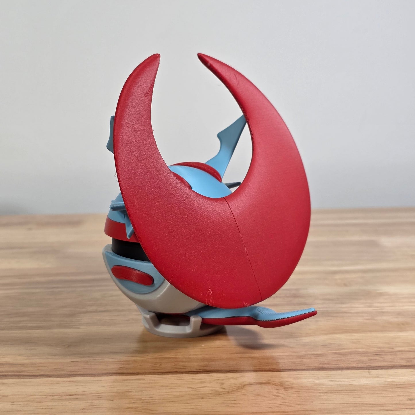 Salamence (Mega) Poke Ball | 3D Printed Display Ball