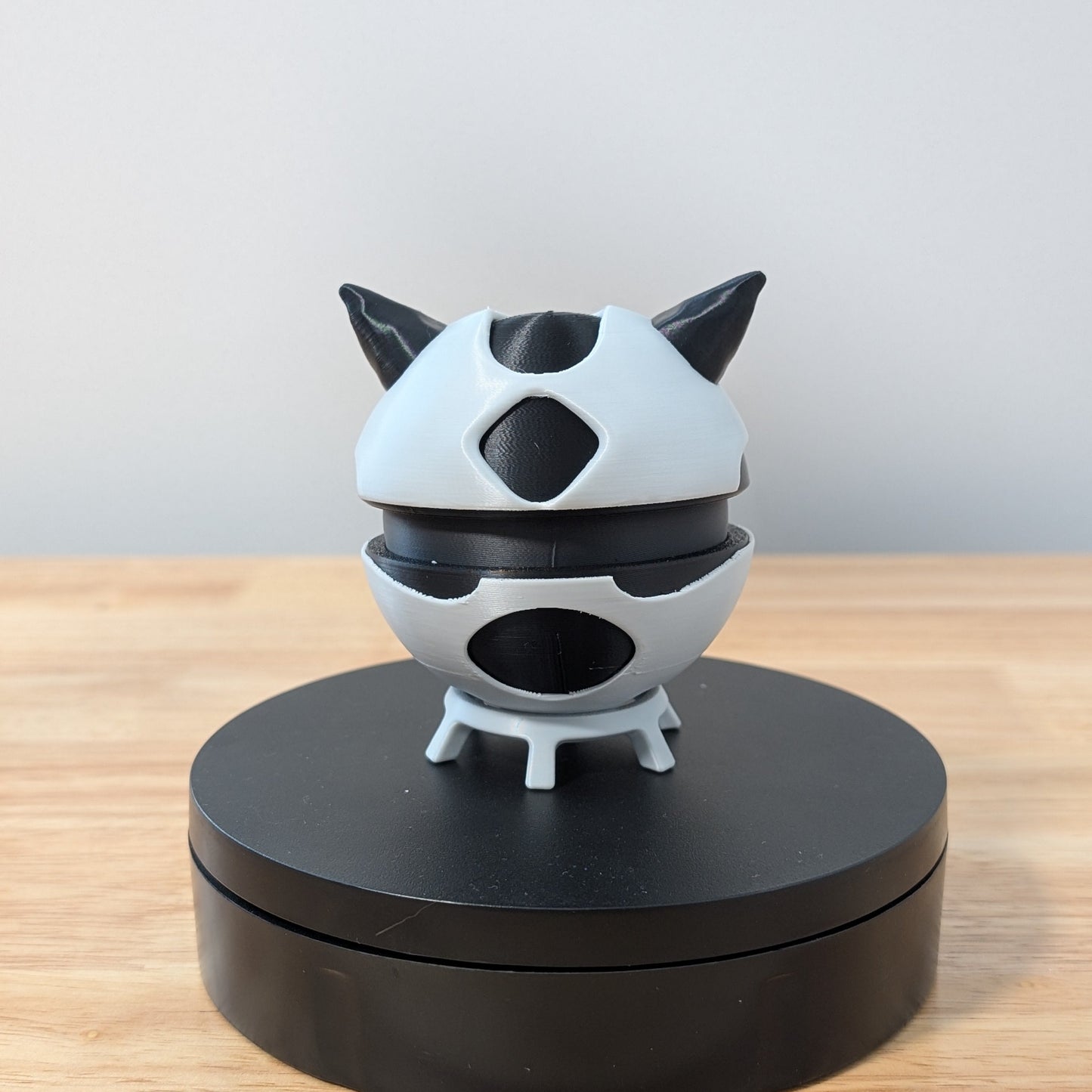 Glalie Poke Ball | 3D Printed Display Ball