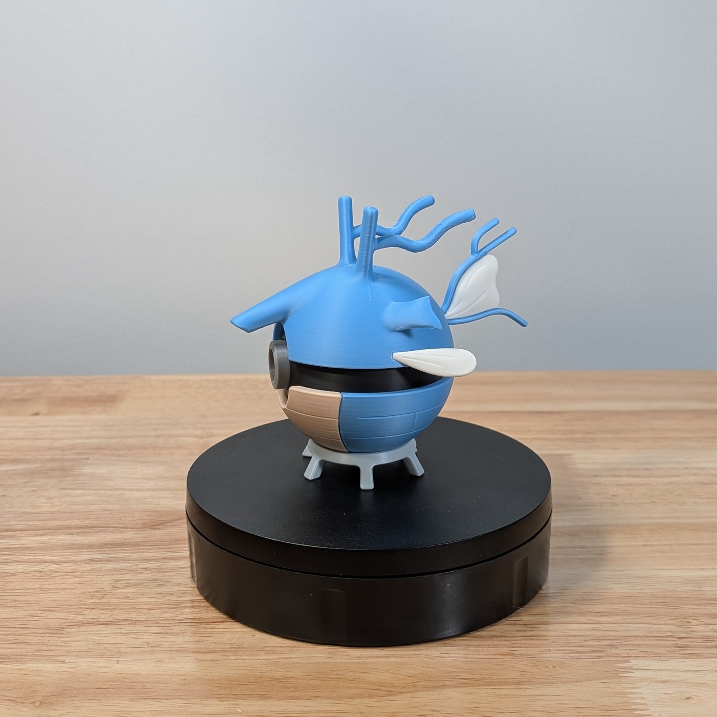 Kingdra Poke Ball | 3D Printed Display Ball