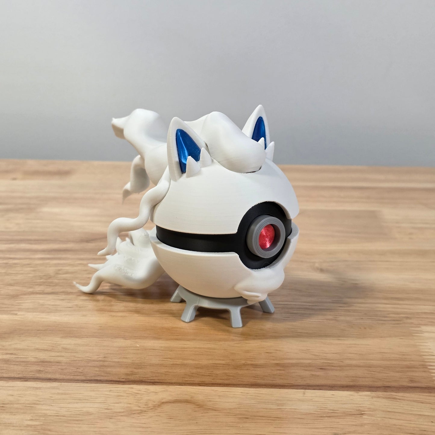 Ninetales (Alolan) Poke Ball | 3D Printed Display Ball