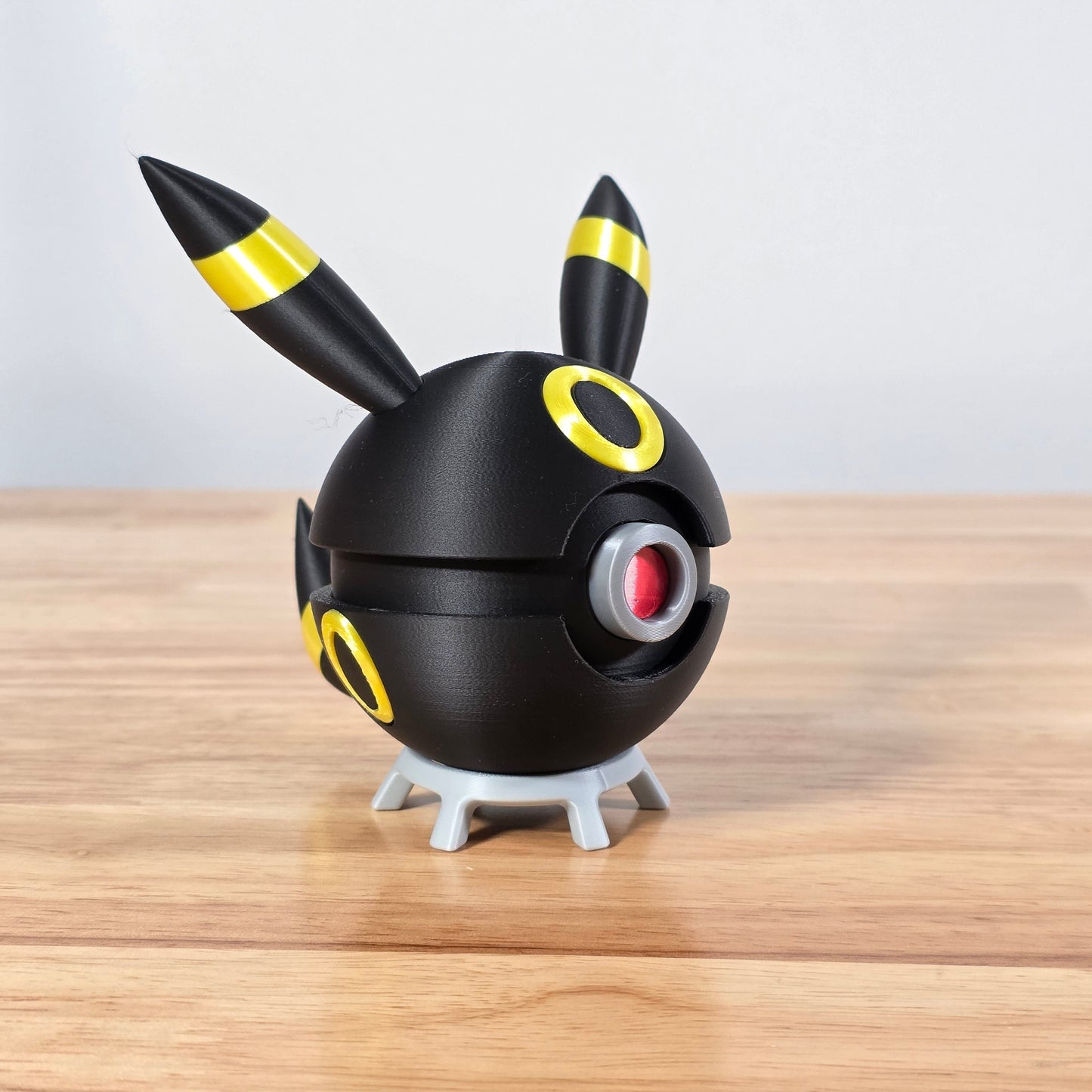 Umbreon Themed Ball