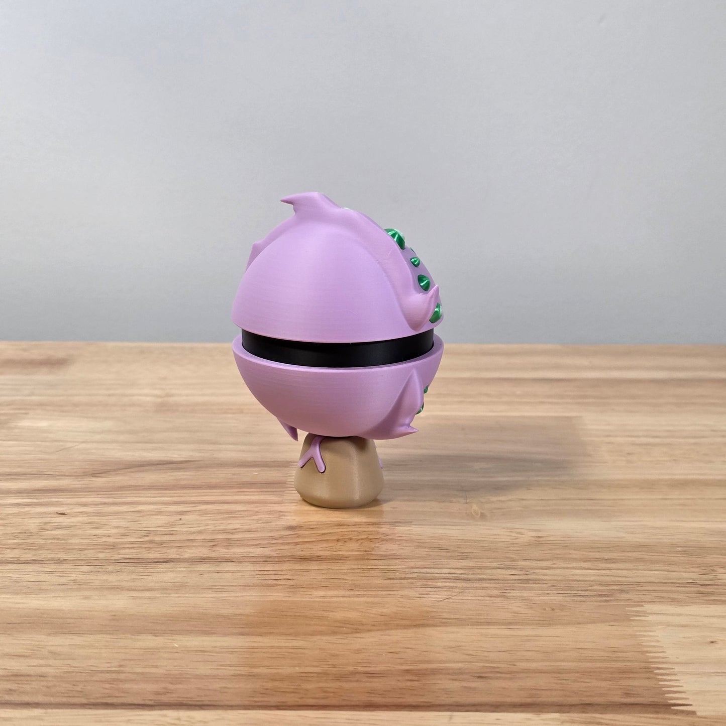 Spiritomb Poke Ball | 3D Printed Display Ball