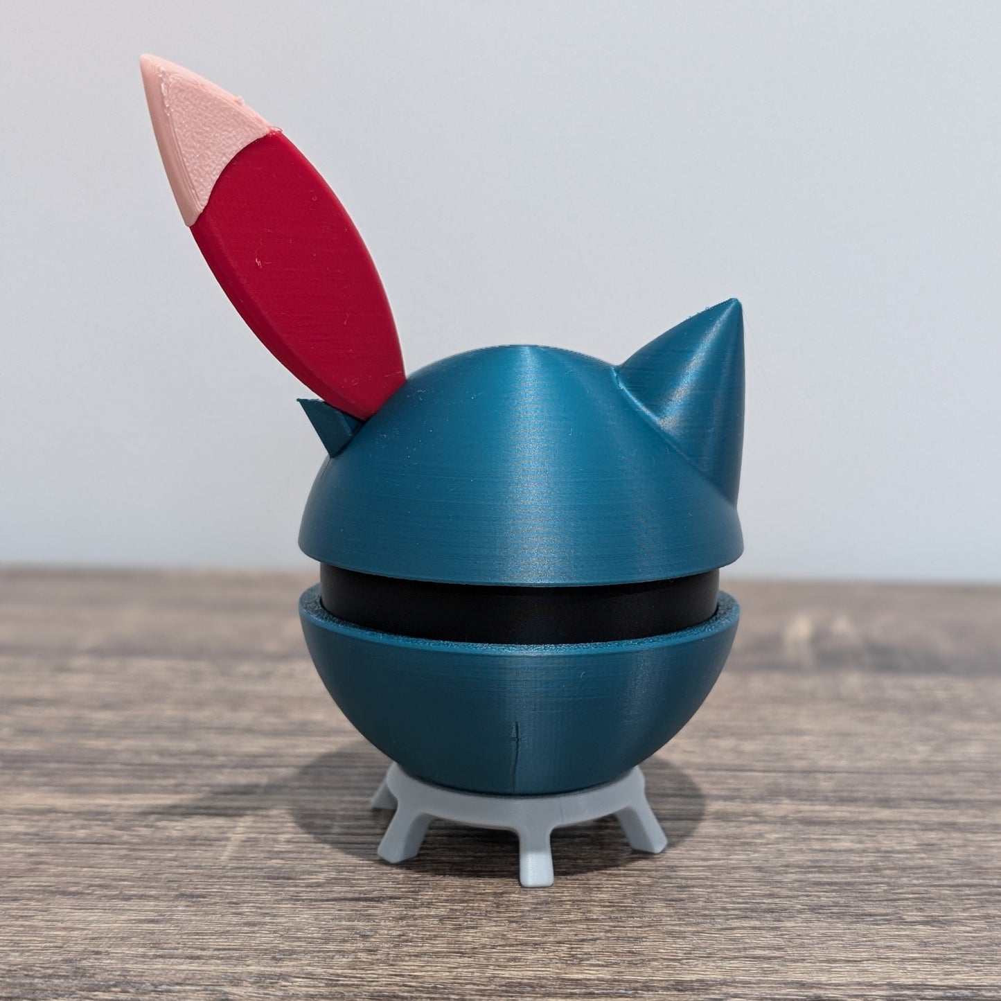Sneasel Poke Ball | 3D Printed Display Ball