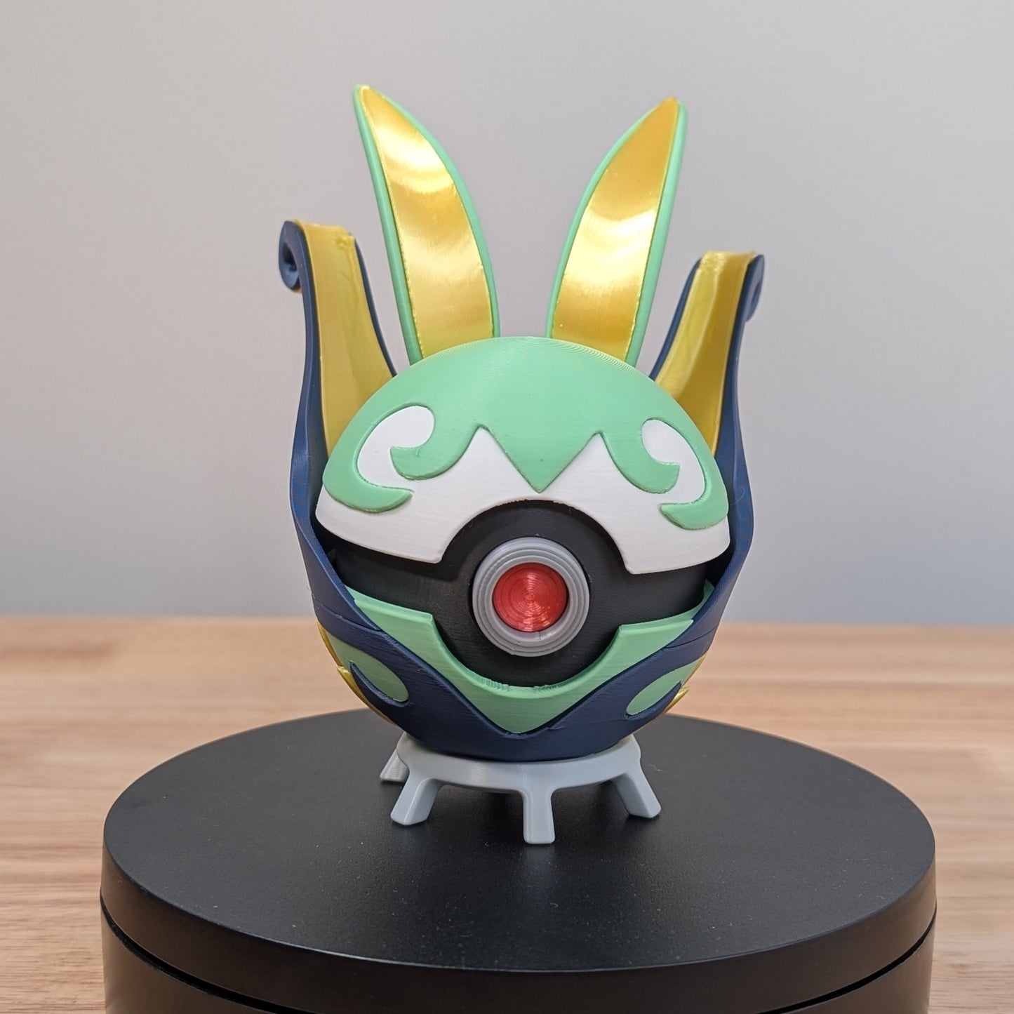 Serperior Poke Ball | 3D Printed Display Ball