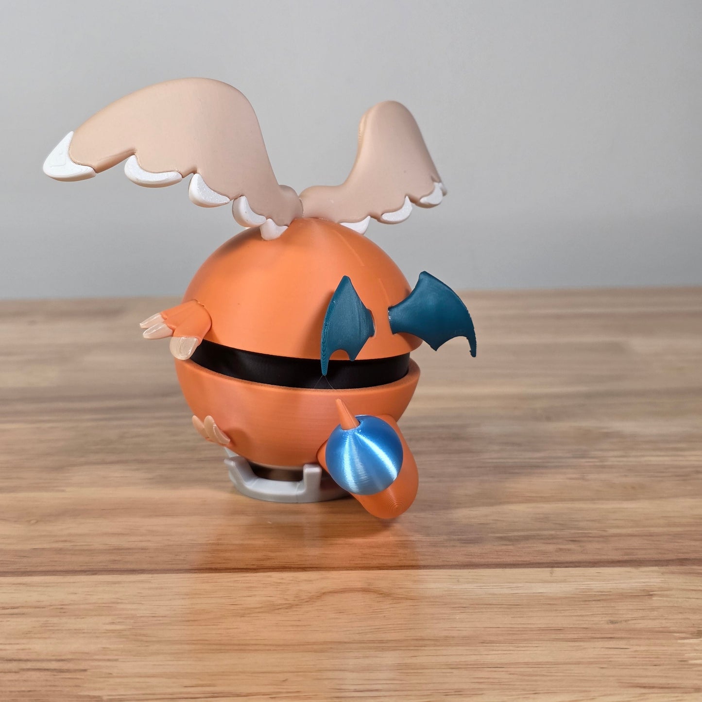 Dragonite (Mega) Poke Ball | 3D Printed Display Ball