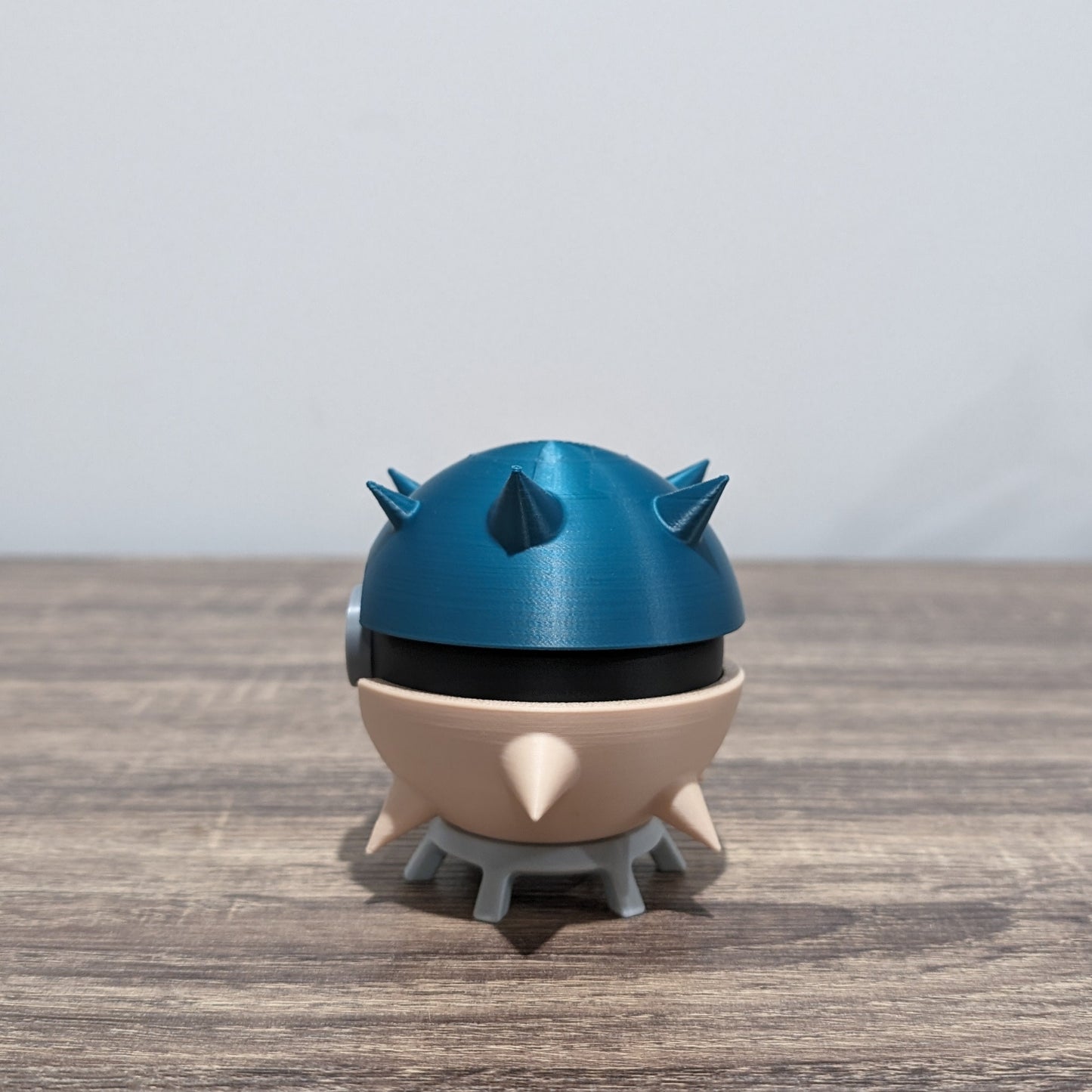 Qwilfish Poke Ball | 3D Printed Display Ball