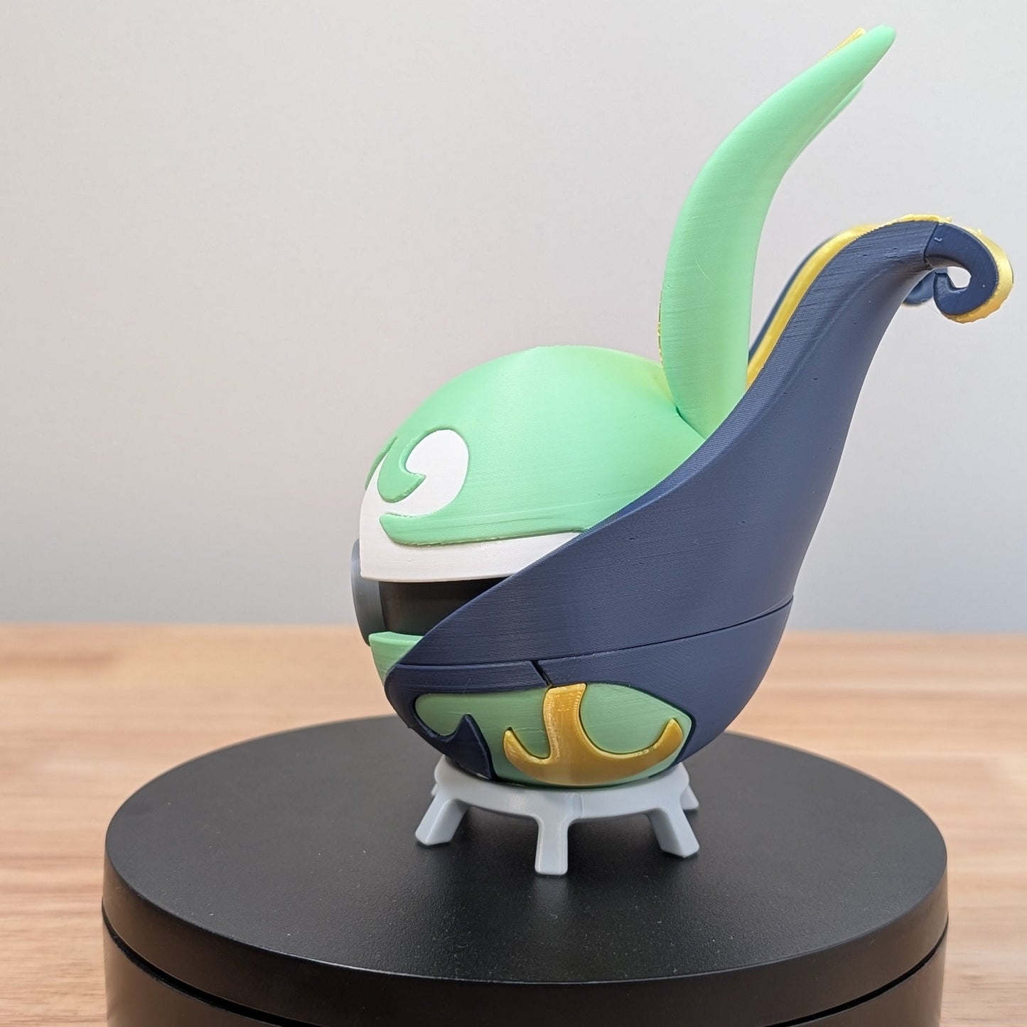 Serperior Poke Ball | 3D Printed Display Ball