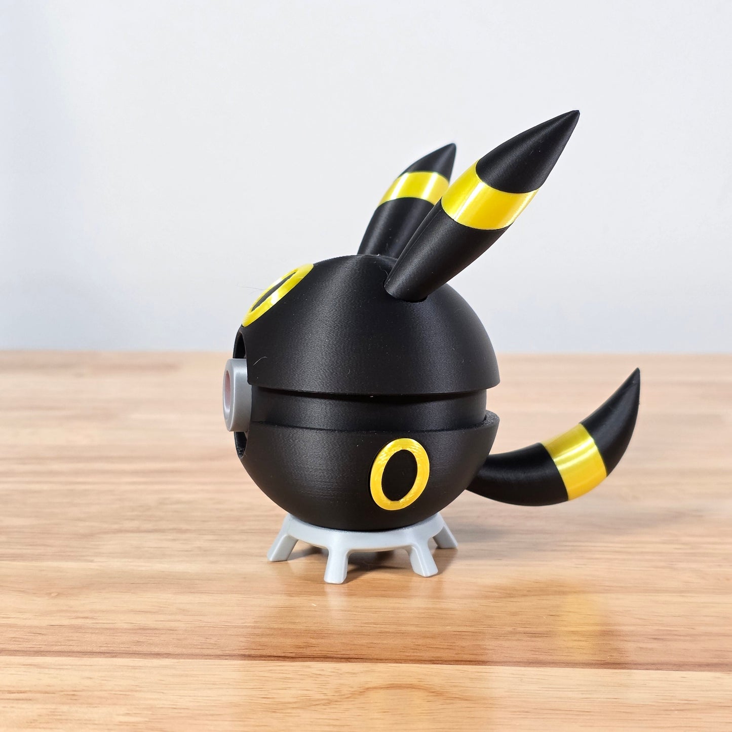 Umbreon Themed Ball