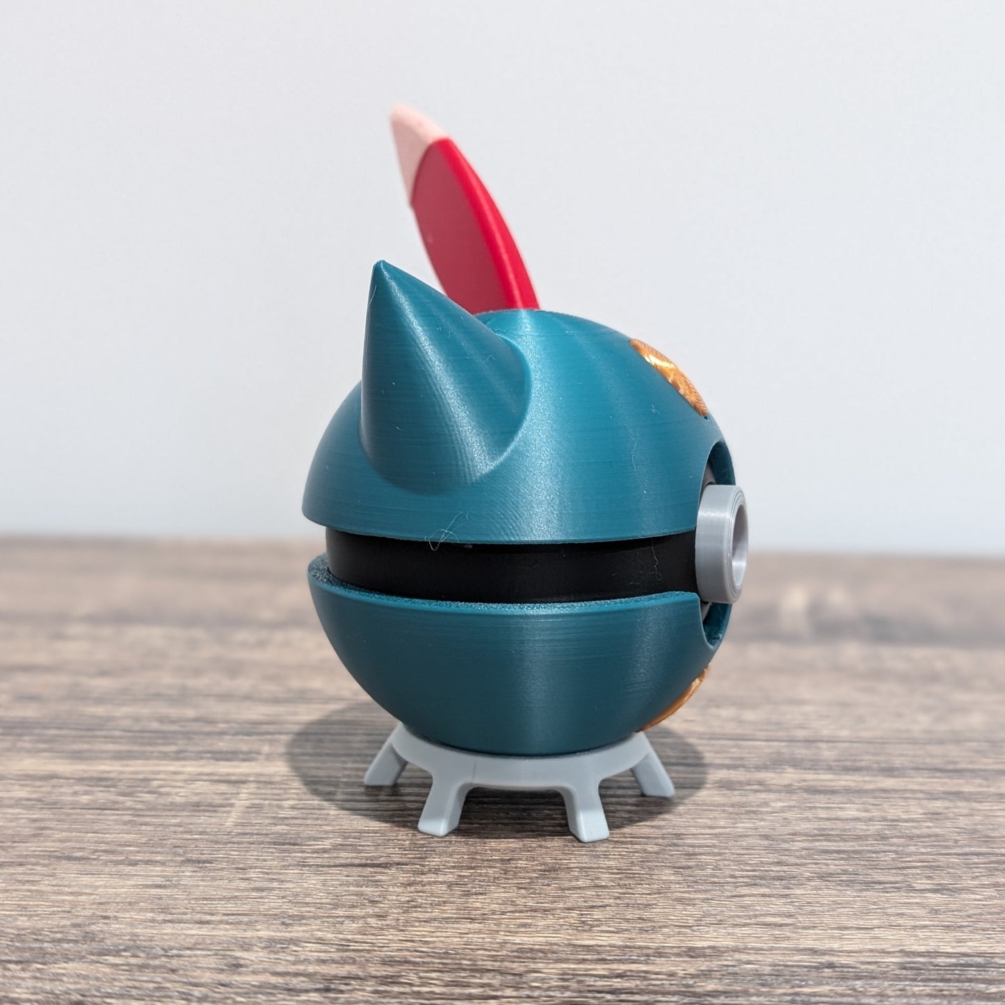 Sneasel Poke Ball | 3D Printed Display Ball