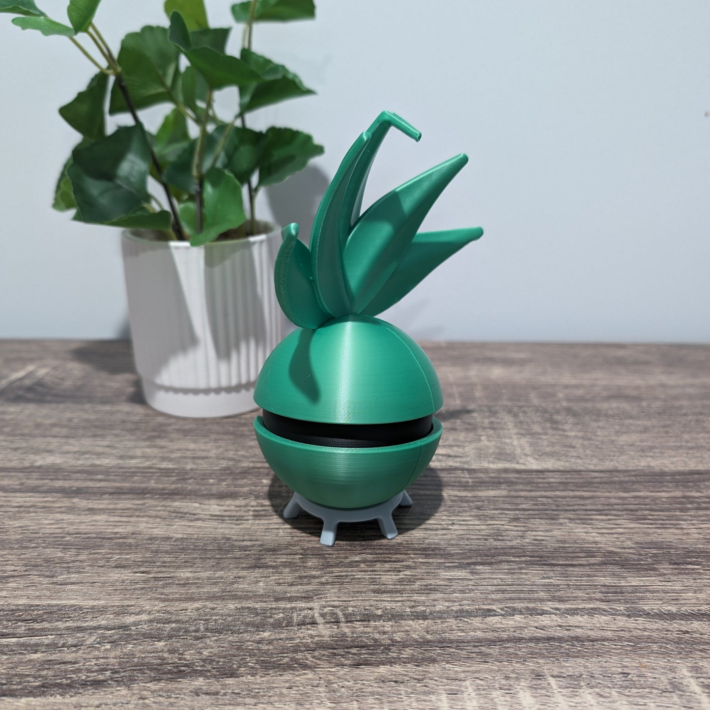 Oddish Poke Ball | 3D Printed Display Ball