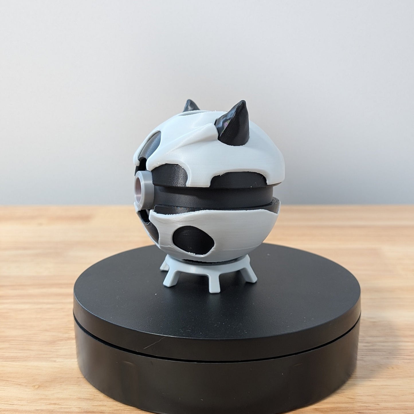 Glalie Poke Ball | 3D Printed Display Ball