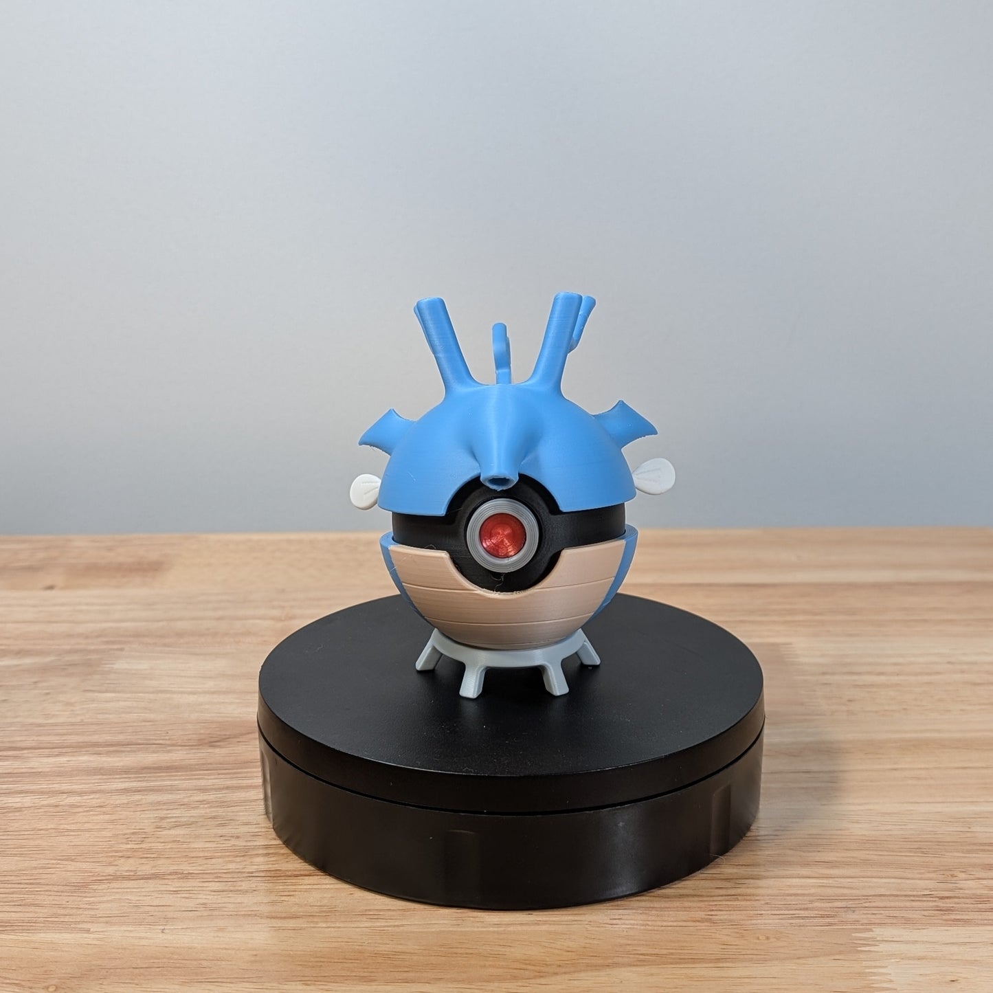 Kingdra Poke Ball | 3D Printed Display Ball