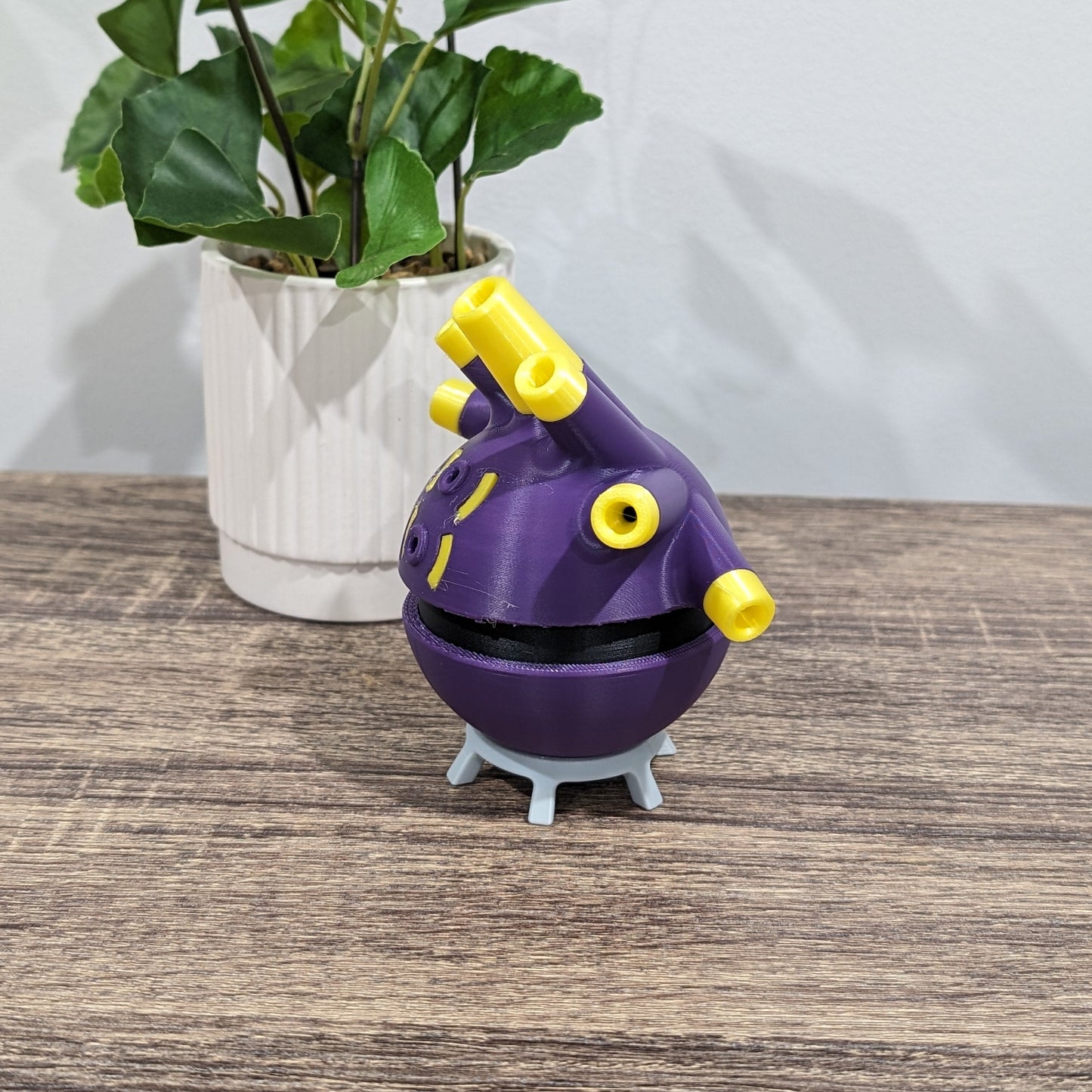Exploud Poke Ball | 3D Printed Display Ball