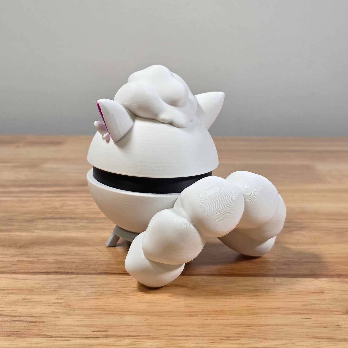 Vulpix (Alolan) Themed Ball