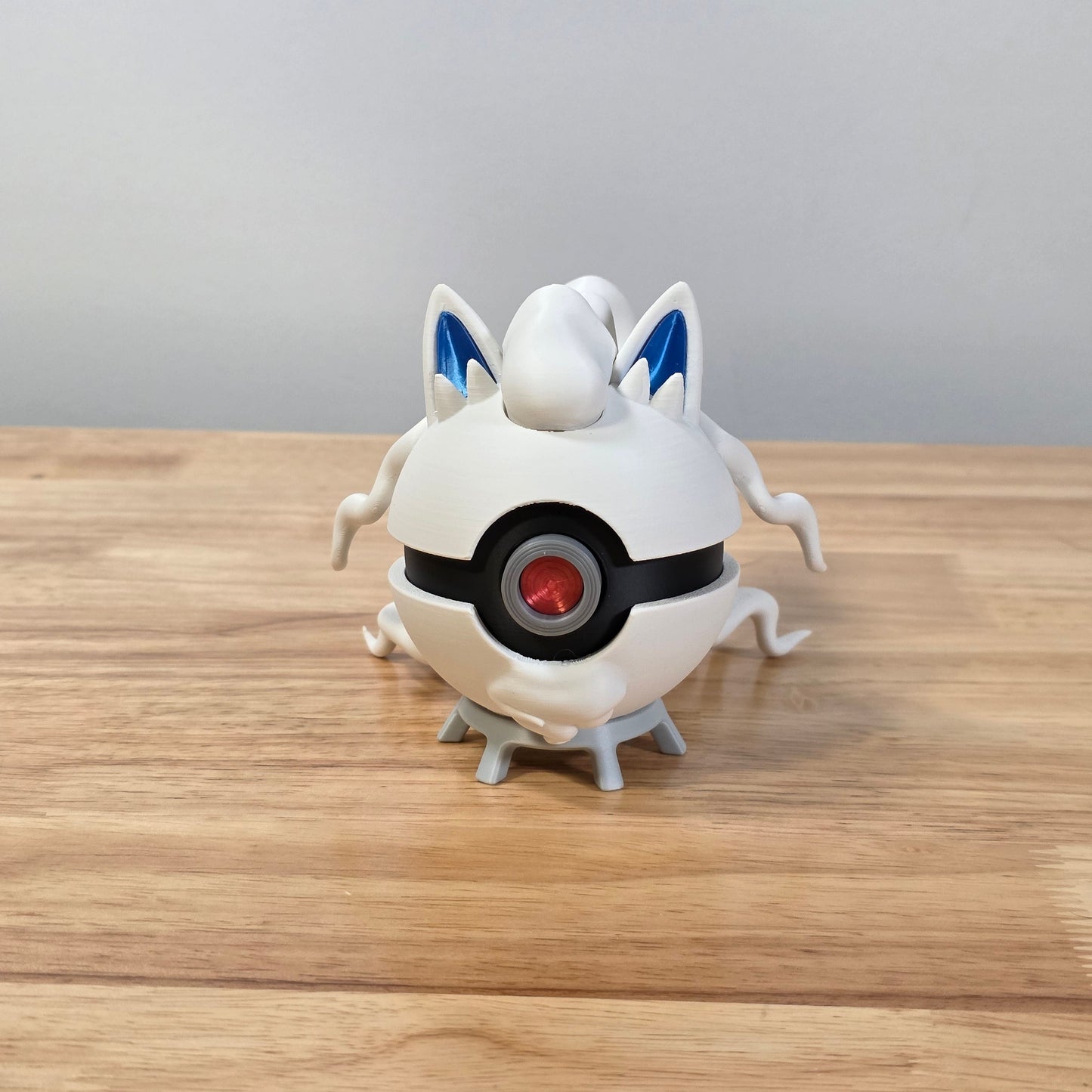 Ninetales (Alolan) Poke Ball | 3D Printed Display Ball