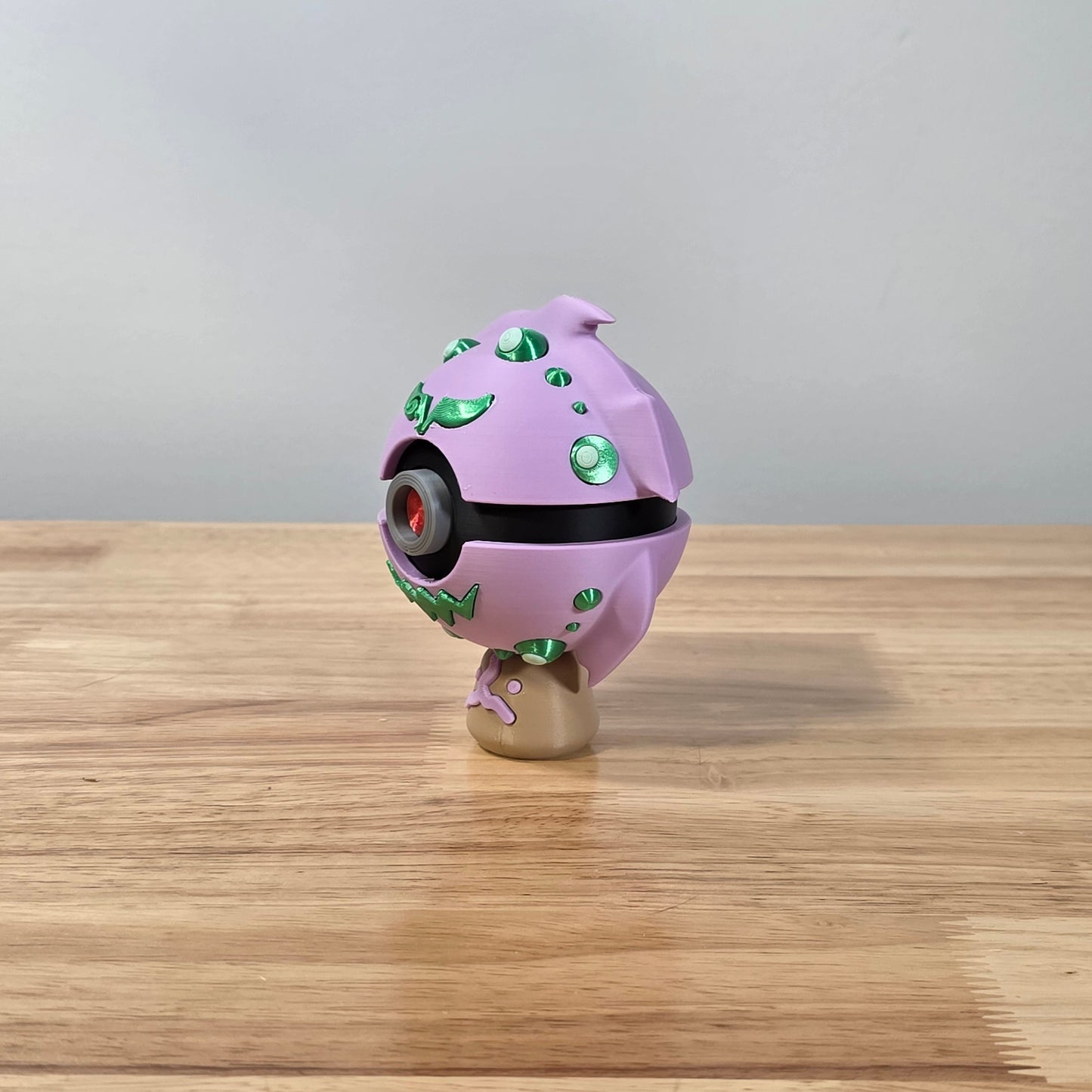 Spiritomb Poke Ball | 3D Printed Display Ball