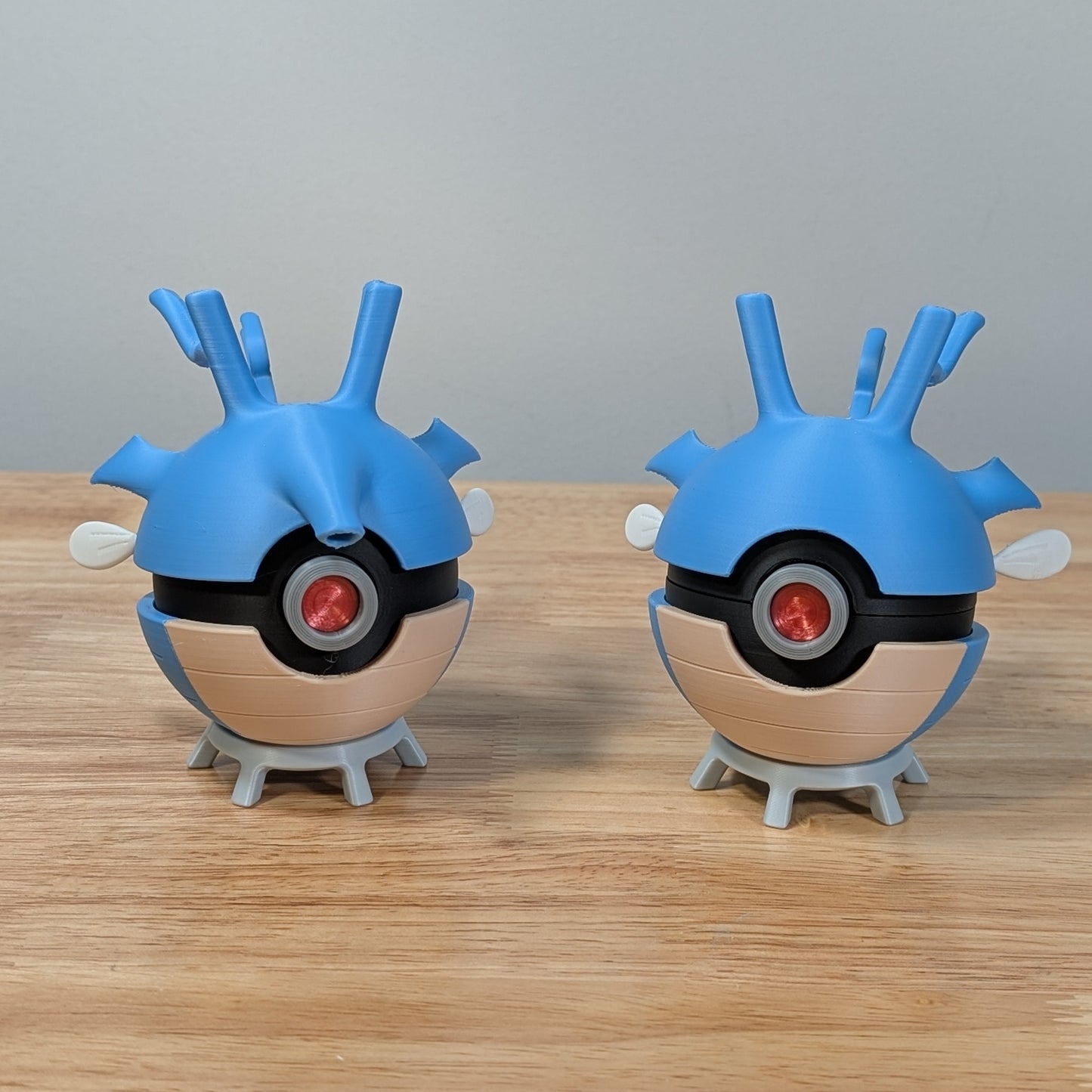 Kingdra Poke Ball | 3D Printed Display Ball