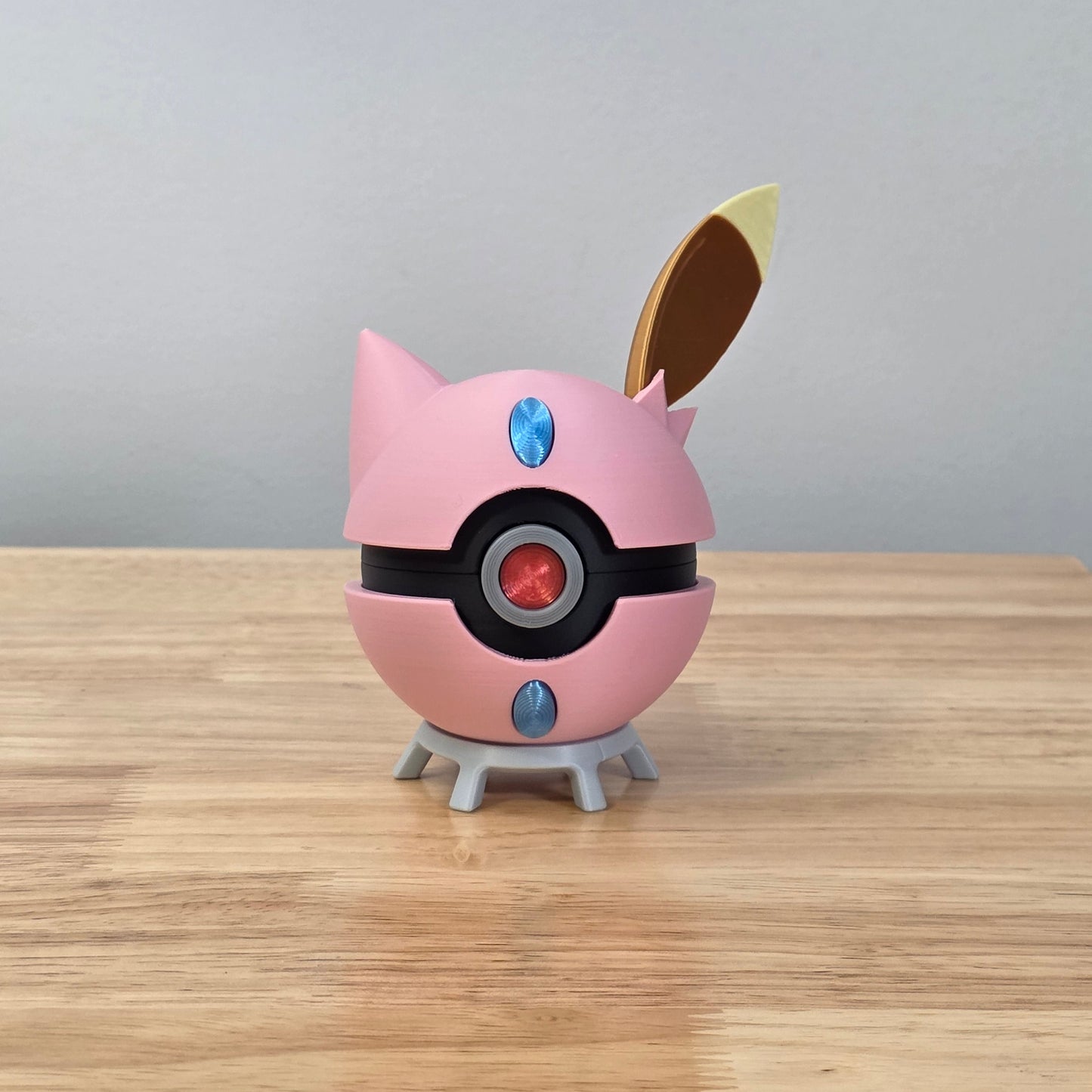 Sneasel Poke Ball | 3D Printed Display Ball