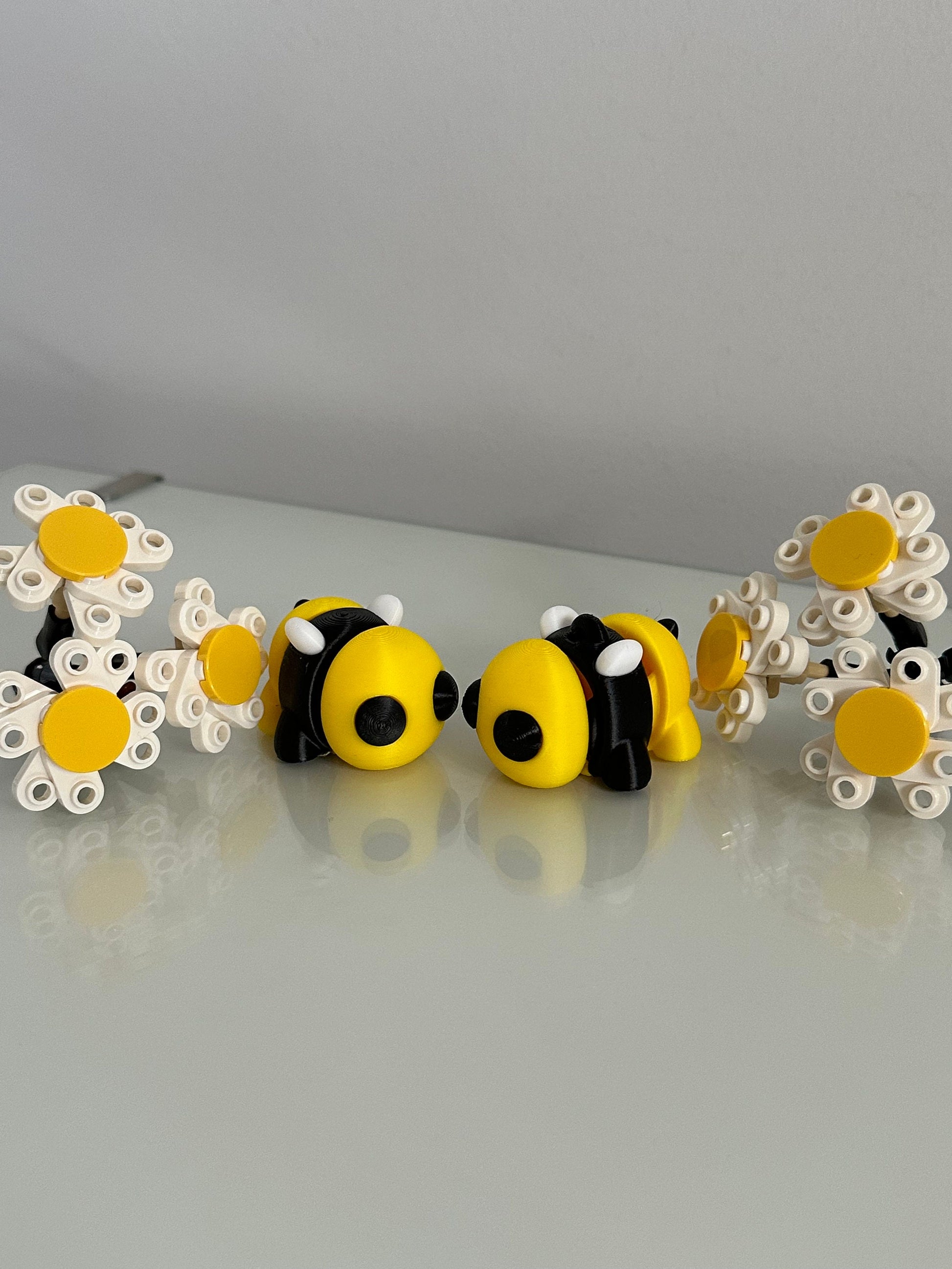 Articulated Fidget Toy - Bee