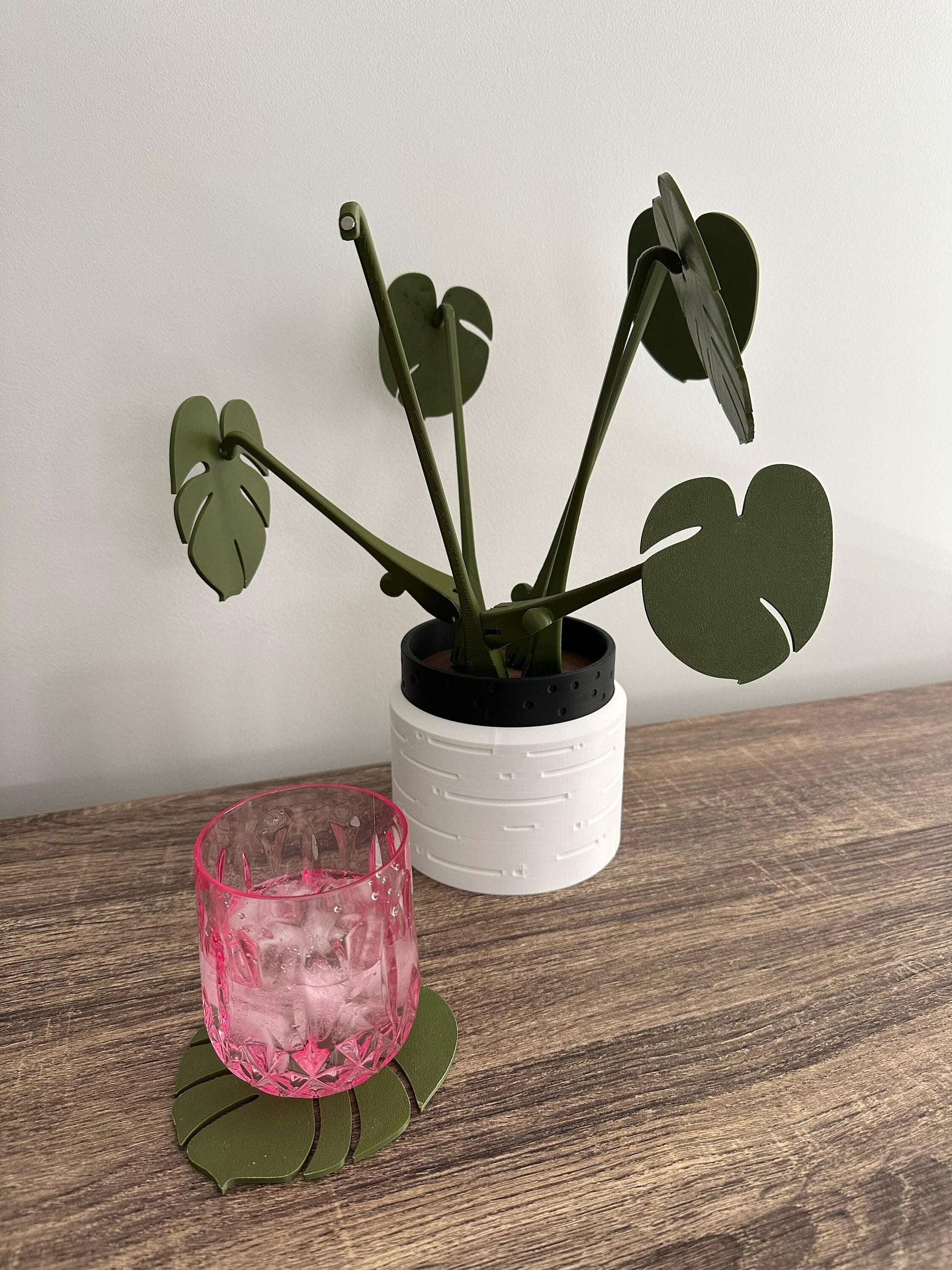 Monstera Plant Coaster Set 3D Printed Home Decor Magnetic Removable Drink Coasters