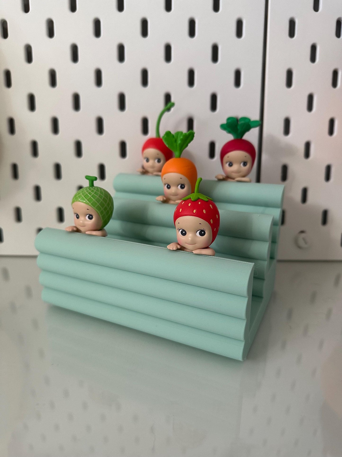 3D Printed PLA Hipper Stand: Sonny Angel Display