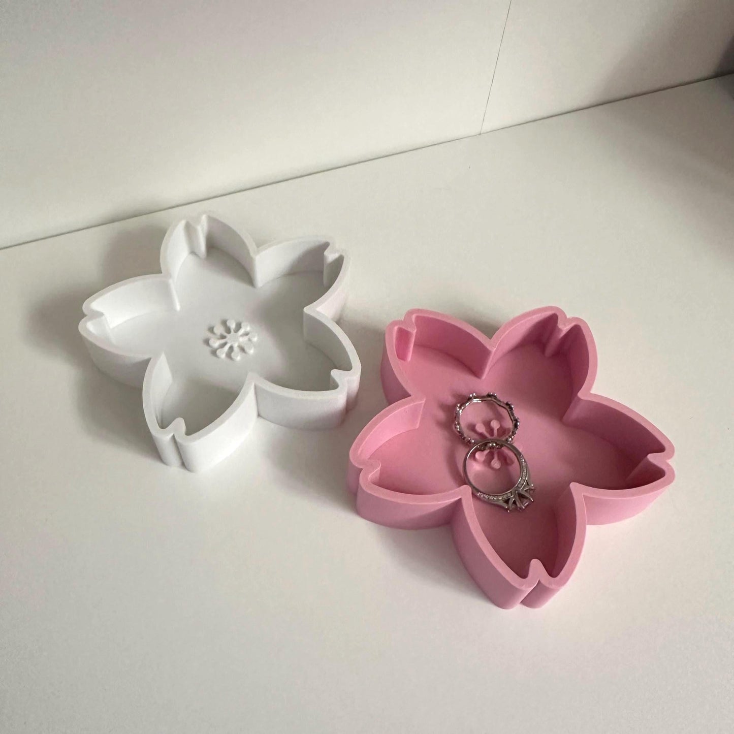 3D Printed Sakura Tray: Kawaii Desk Decor
