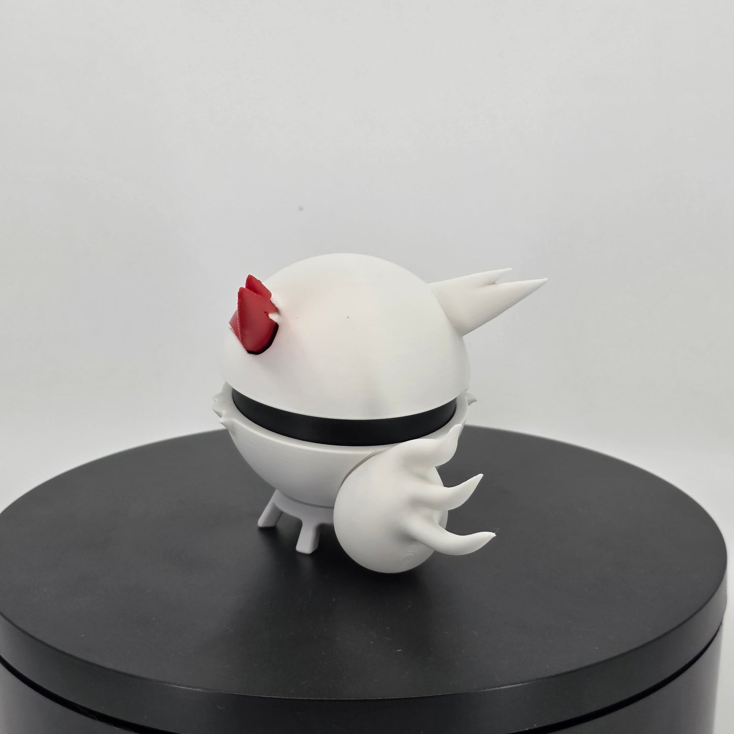 Zangoose Poke Ball | 3D Printed Display Ball